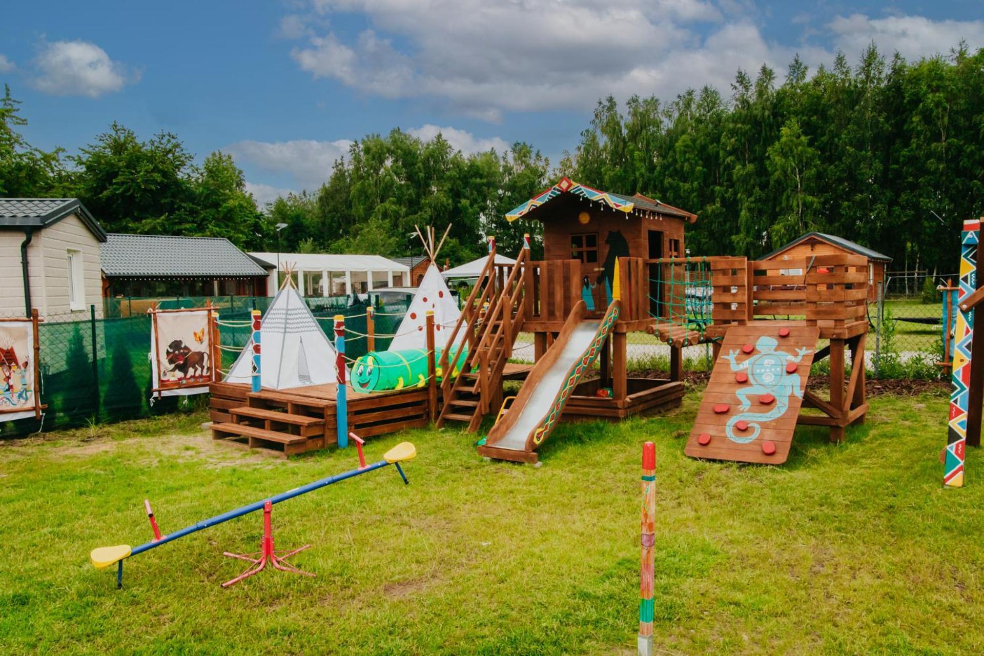 Indiana Camp - 150 M Od Suntago Park Hotel Grabce-Towarzystwo Buitenkant foto