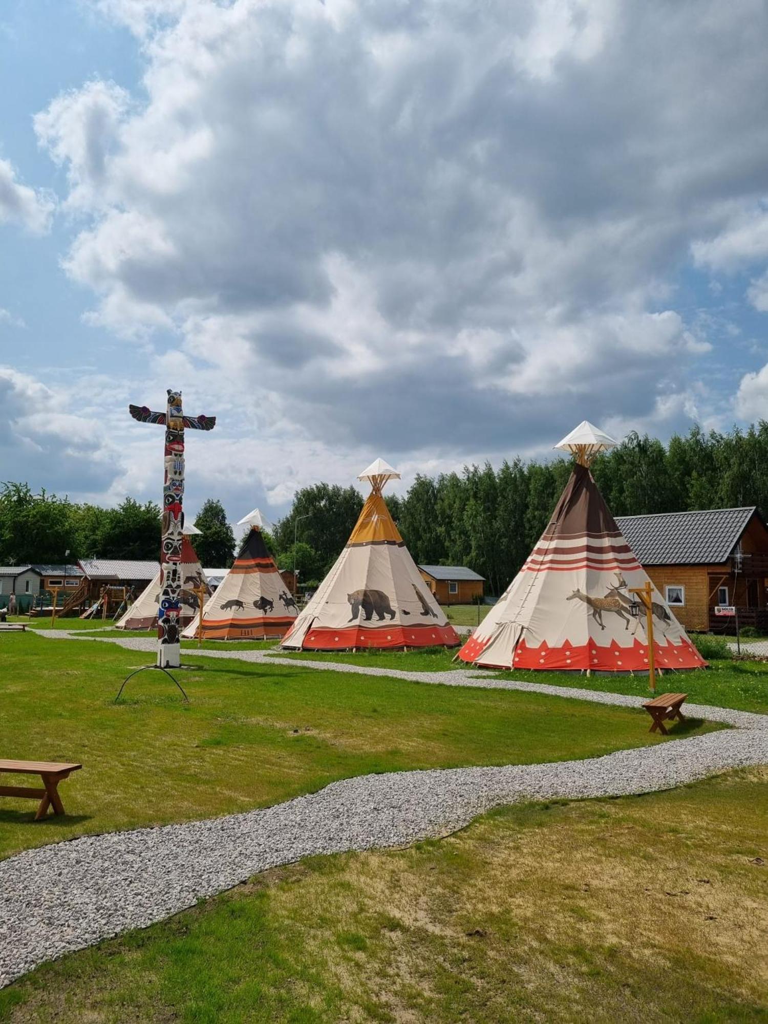 Indiana Camp - 150 M Od Suntago Park Hotel Grabce-Towarzystwo Buitenkant foto